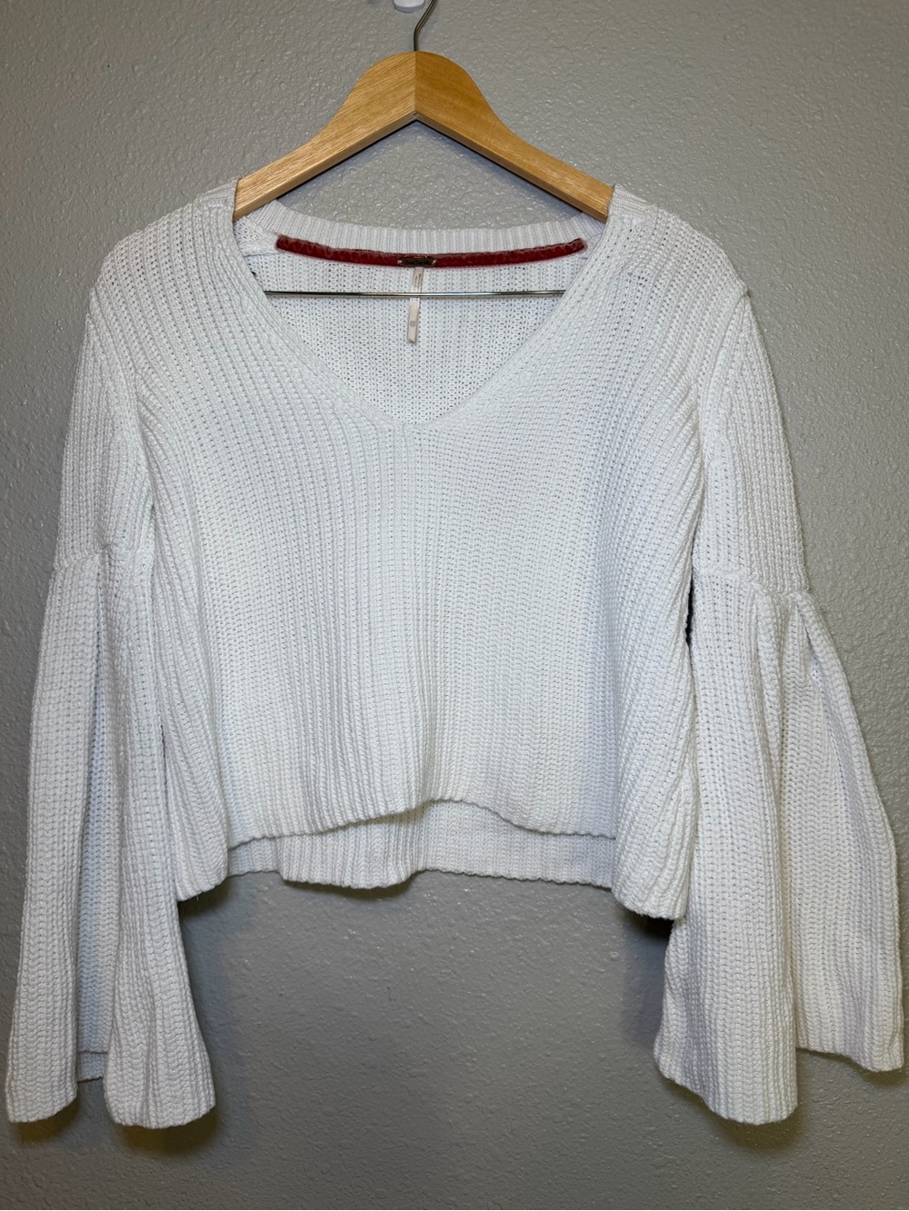 Free People White V-Neck Bell Sleeve Knit Sweater XS
